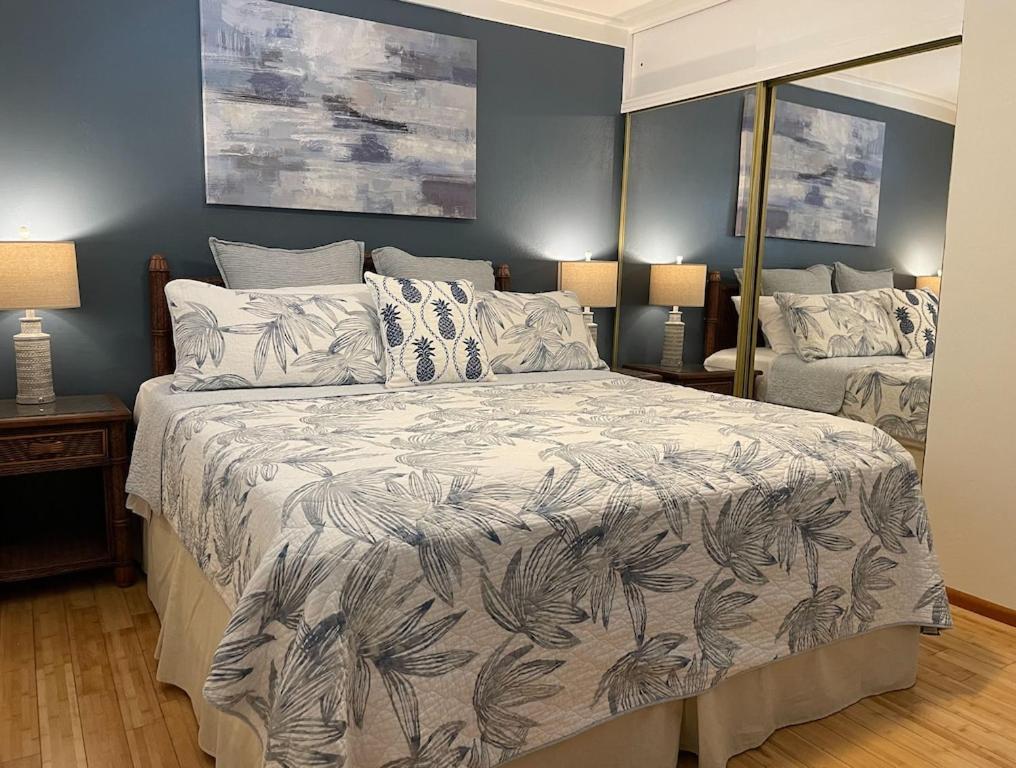 Molokai Island Retreat With Beautiful Ocean Views And Pool - Newly Remodeled! Apartment Ualapue Bagian luar foto