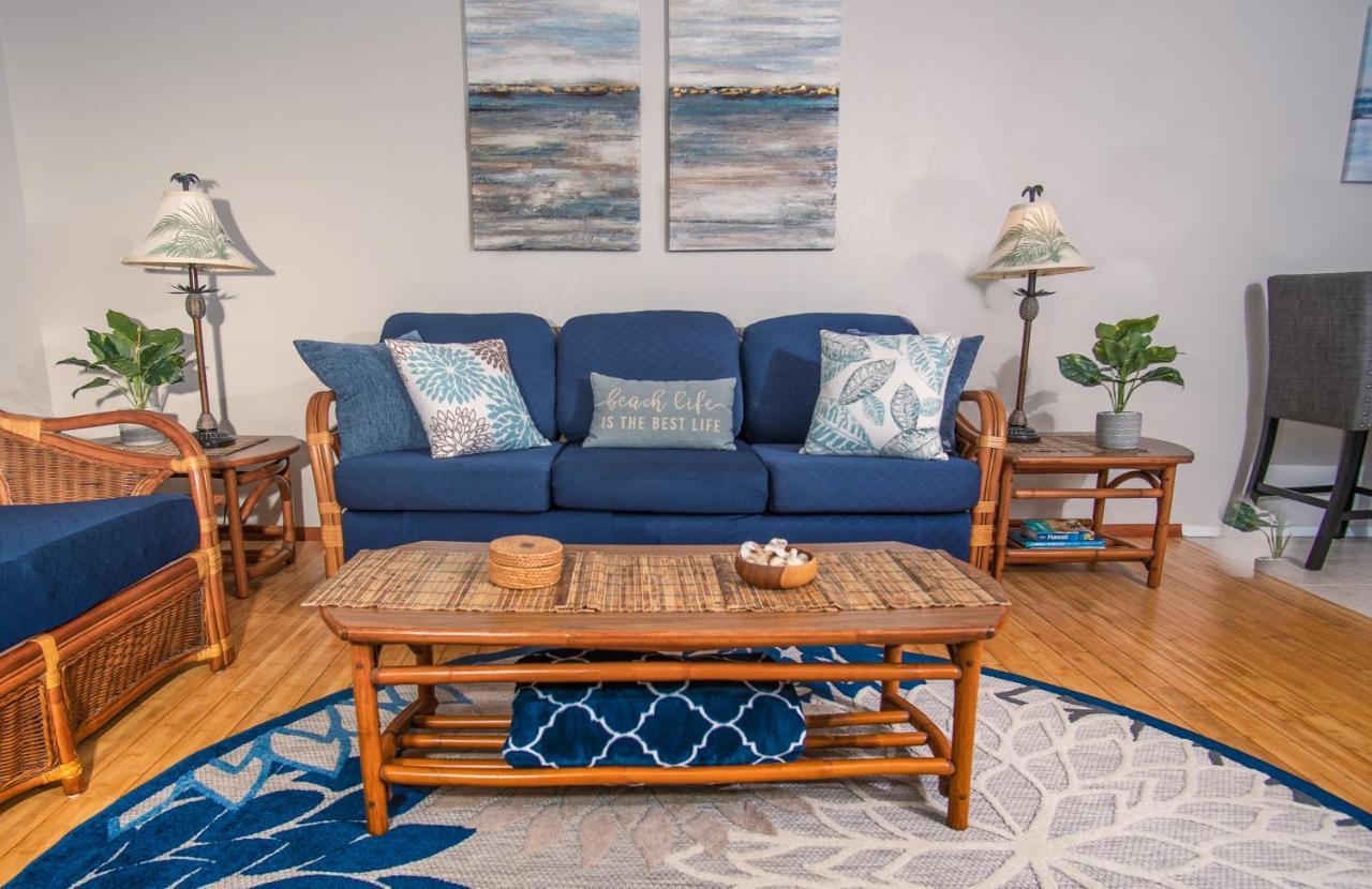 Molokai Island Retreat With Beautiful Ocean Views And Pool - Newly Remodeled! Apartment Ualapue Bagian luar foto