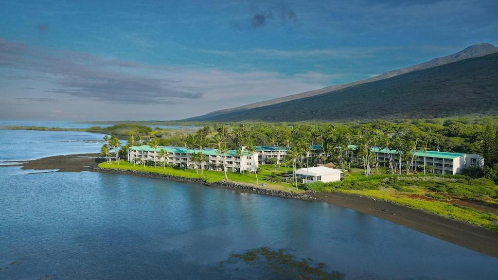 Molokai Island Retreat With Beautiful Ocean Views And Pool - Newly Remodeled! Apartment Ualapue Bagian luar foto